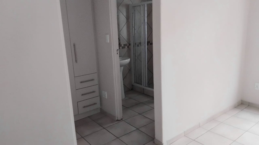 To Let 2 Bedroom Property for Rent in Myburgh Park Western Cape